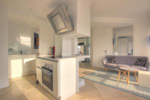 Le Versaille two bedrooms