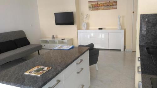 Le Victoria, 2p moderne, les pieds dans l'eau, Parking, Piscine