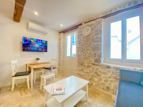 Le Vieux Port 2 By SCLS Locations