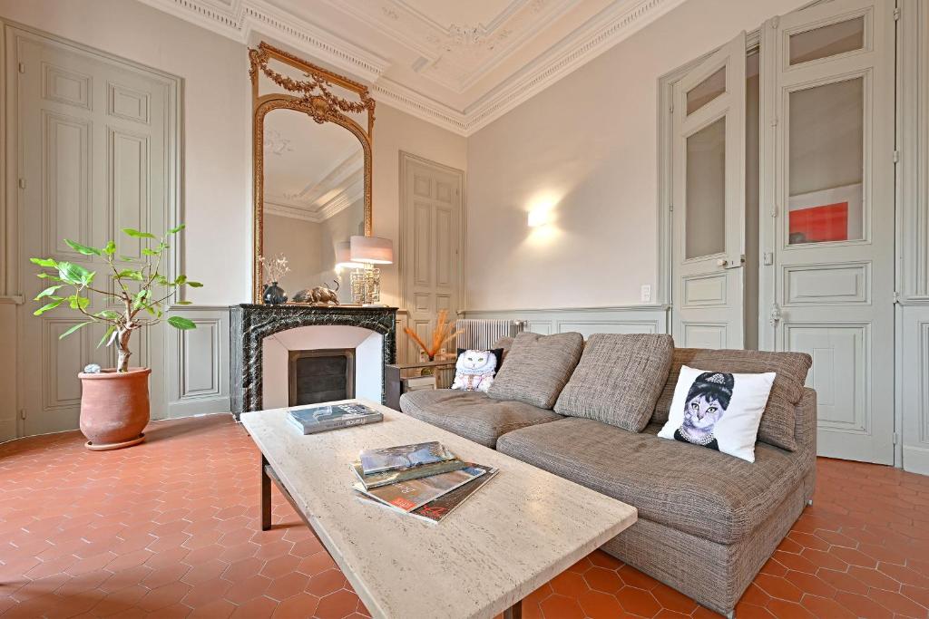 Le Vieux Sextier - Lumineux - WIFI - Hyper CENTRE 16 Rue du Vieux Sextier, 84000 Avignon