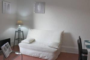 Appartement Le Volcan au Vert WIFI 42m2 Face au parc 3eme etage , porte 95 2 Avenue de Broqueville 63140 Châtel-Guyon Auvergne