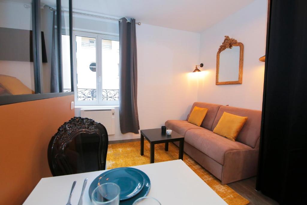 Appartement Le Zèbre, T1 hypercentre chic et cosy, Wifi par SOVALFI 3 Rue du Bois 42000 Saint-Étienne