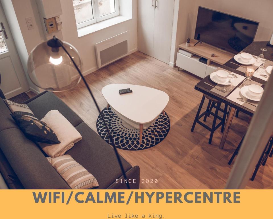 Appartement LeBeauBrun_ HyperCentre_ Duplex 5 Rue Beaubrun 37400 Amboise