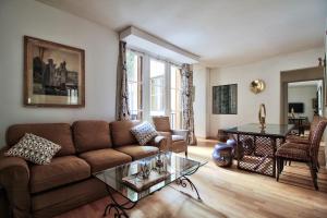 LEGENDARY RUE DU TEMPLE 4/5 bedrooms