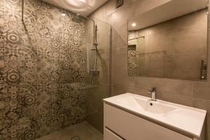Lemon Tree Apartment