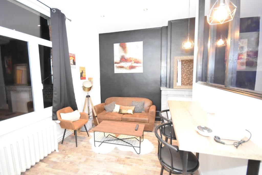 Appartement leRelaisdOdile11 - BEL APPART CHIC INDUST - HYPERCENTRE - TRAM 28 Boulevard Saly - Appt 11, 1er étage 59300 Valenciennes