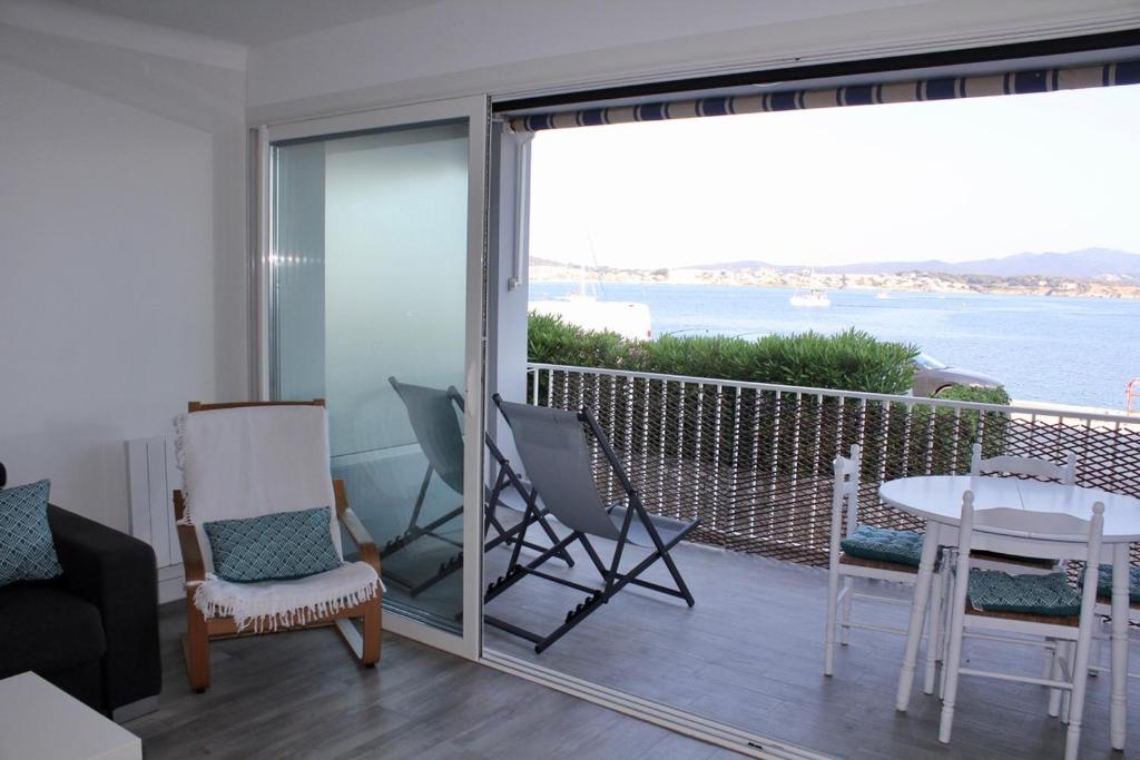 Appartement Les Baux 1 160 Corniche des Bau 83110 Sanary-sur-Mer