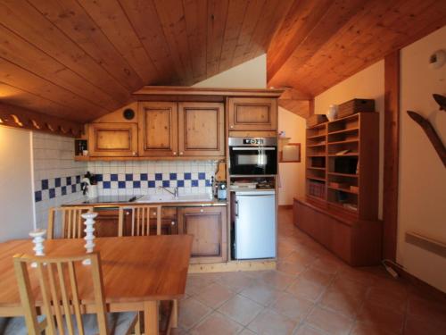 Appartement Appartement Les Carroz d'Arâches, 4 pièces, 6 personnes - FR-1-572-241 674 route du Mont Favy Les Carroz d\'Arâches