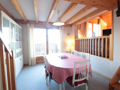 Appartement Appartement Les Carroz d'Arâches, 4 pièces, 8 personnes - FR-1-572-88 102 route de la bardella Les Carroz d\'Arâches