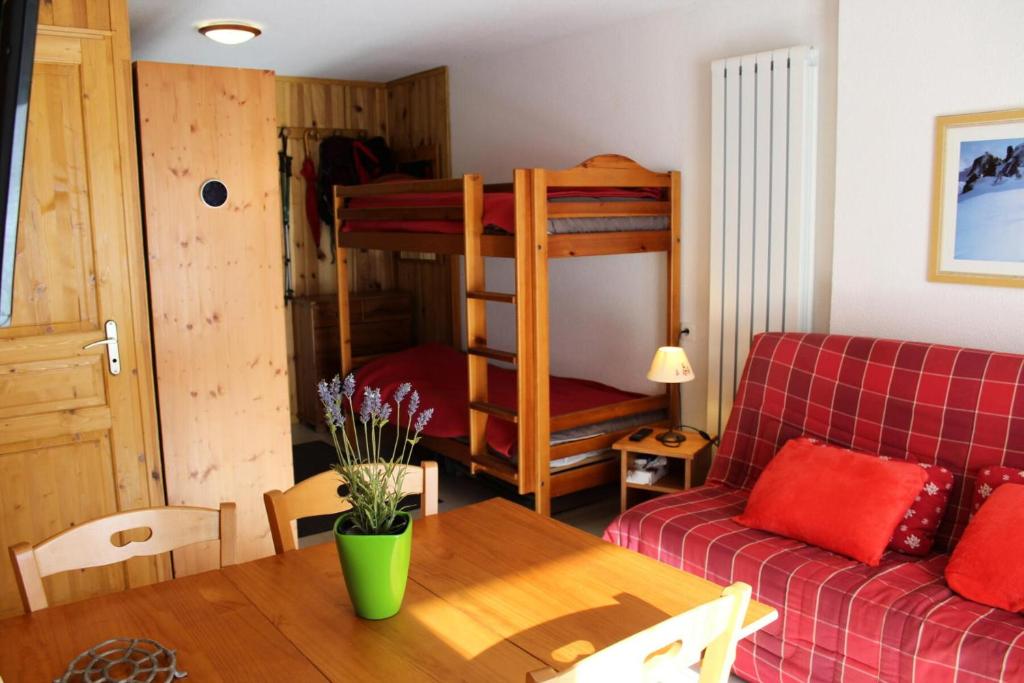 Appartement Les Chalets De Superd Heliantheme - 2 Pièces pour 4 Personnes 784 Rond Point des Issarts, Superdévoluy 05250 Le Dévoluy