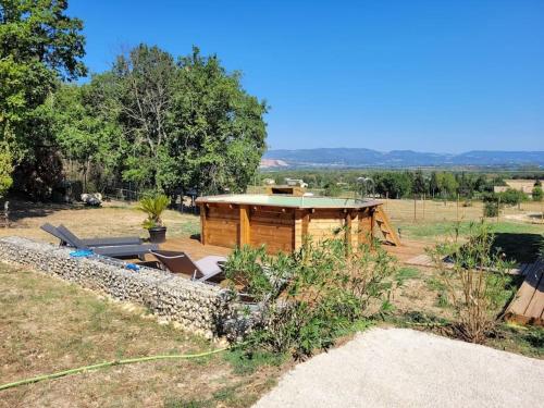 Les Chênes Verts, Maison avec piscine