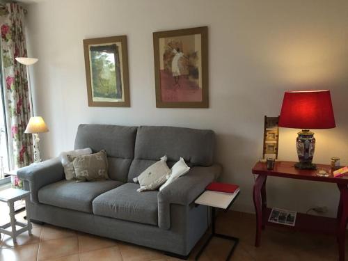 Les Collines d'Estanove, charming, bright, calm appartment