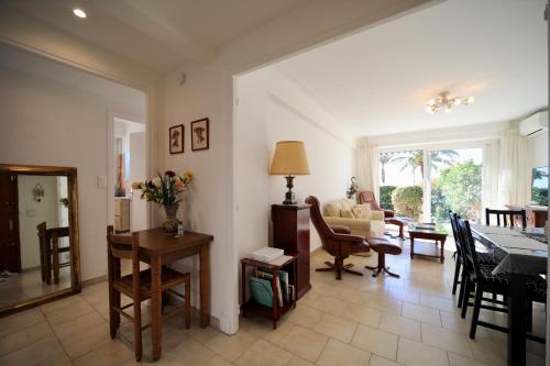 Les Cormorans by Booking Guys