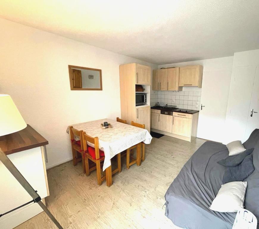 Appartement Les deux Alpes : charmant studio, quartier Vénosc Résidence Andromede. Appt 99. 6ème étage 6 Rue du Cairou 38860 Les Deux Alpes