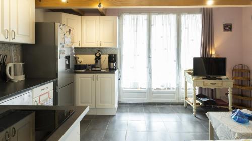 Les Estivales- 9H- Studio charme- 4 pers