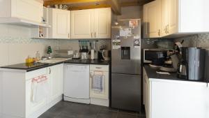 Les Estivales- 9H- Studio charme- 4 pers