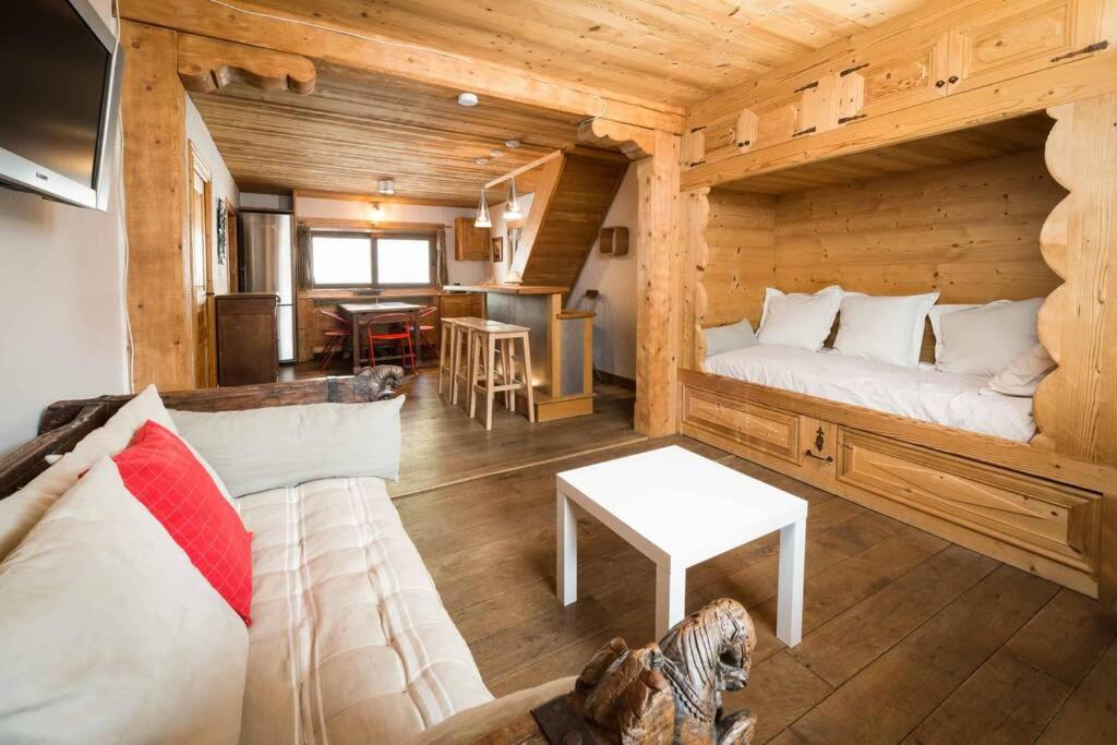 Appartement Les Gentianes Appartement 5 personnes à 50 mètres des pistes Meribel 3 vallées galerie les gentianes Route du Centre 73550 Méribel