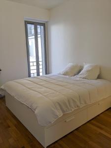 Les Glieres centre ville spacieux au 5ieme etage