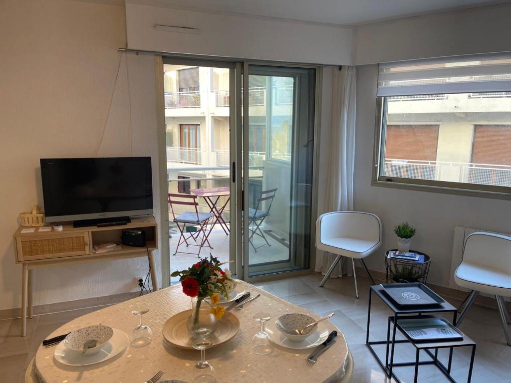 Appartement Les Glycines YourHostHelper 2 Rue Courmes 83000 Toulon