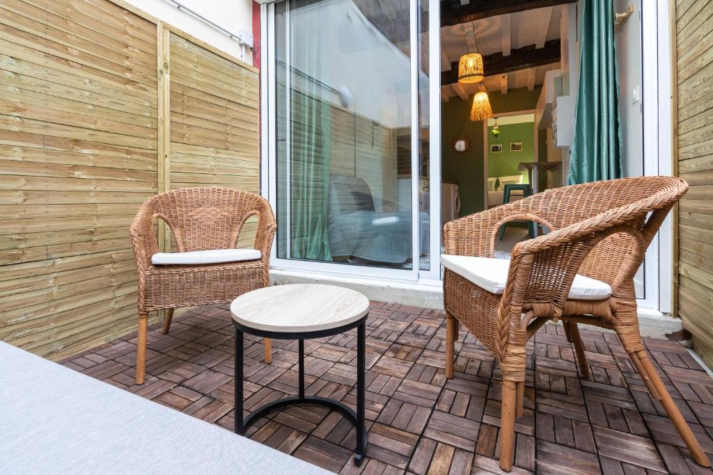 Appartement LES HORTILLONNAGES_B&B INN_Centre ville_Terrasse_Wifi_Netflix Rez de Chaussée 14 Rue Grainville 80000 Amiens