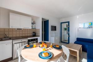 Appartement Les Jardins du Couchant * Proche Mer * Climatisation * parking privé APT 105  5ém étage 246 Allée des Phéniciens 34280 La Grande Motte Languedoc-Roussillon