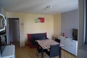Les Locations de Lara I - T2 spacieux Loggia Parking privatif Près port, plage, Ile Loisirs