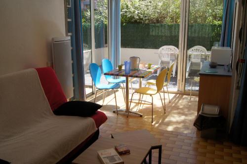 Les Locations de Lara VI - T3 31m² Rez-de-jardin Terrasse 32m² Loggia Pkg