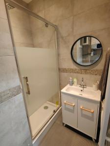 Les Lofts De Provins: Apt 4