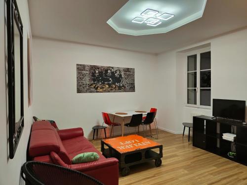 Les Lofts De Provins: Apt 5
