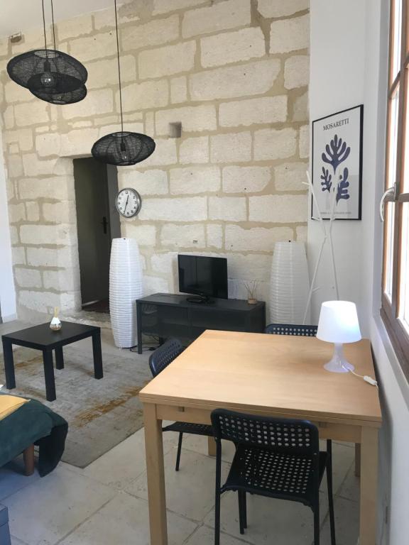 Appartement Les Logis de Halley, au cœur de la cité des Papes 2ème étage 2 Rue Edmond Halley 84000 Avignon