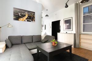 Appartement LES LUMIERES - Charmant deux Pièces au cœur de Nantes 11 rue Jean Jacques Rousseau 44000 Nantes Pays de la Loire