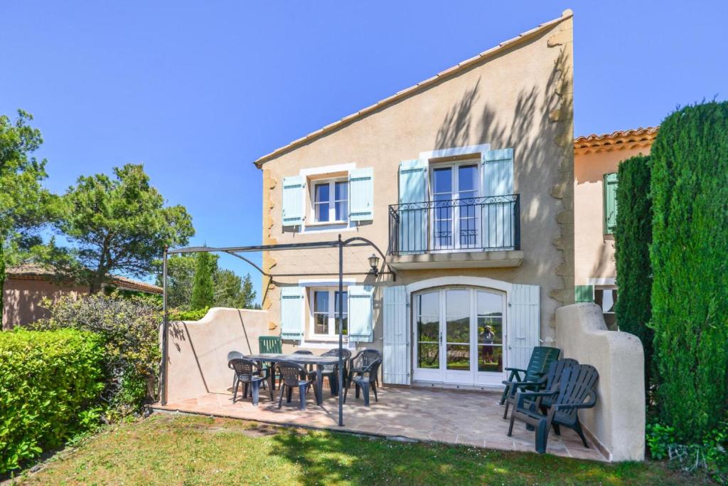 Appartement Les maisons et villas de Pont Royal en Provence - maeva Home - Maison pour 8 83 Domaine et Golf de Pont-Royal - Place de la Fontaine 13370 Mallemort