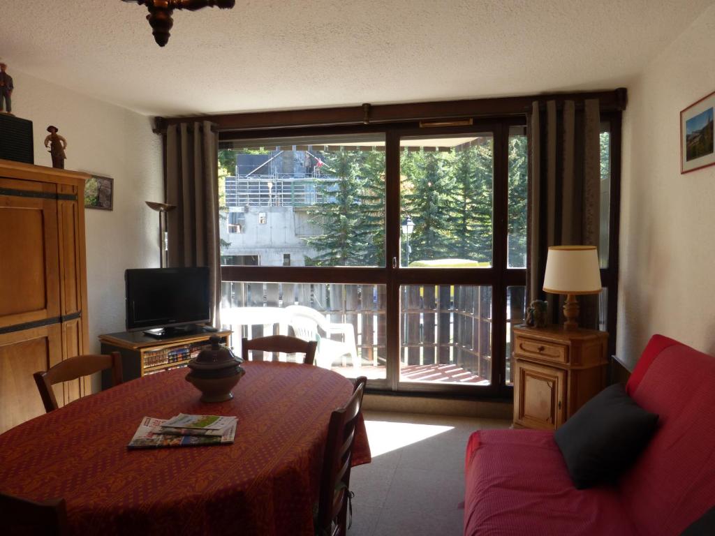 Appartement LES MELEZES 267 LES MELEZES BAT B SUPER SAUZE 04400 Enchastrayes