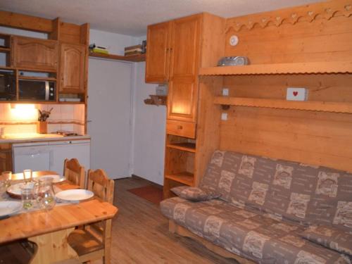 Appartement Les Menuires, 1 pièce, 4 personnes - FR-1-452-137 Les Menuires france