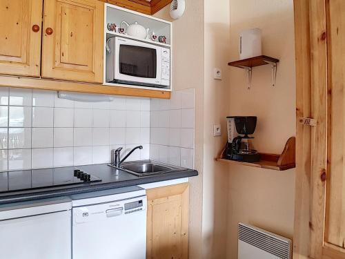 Appartement Appartement Les Menuires, 2 pièces, 4 personnes - FR-1-344-980 LES BALCONS DES BRUYERES 22 Rue des Montagnes Les Bruyères