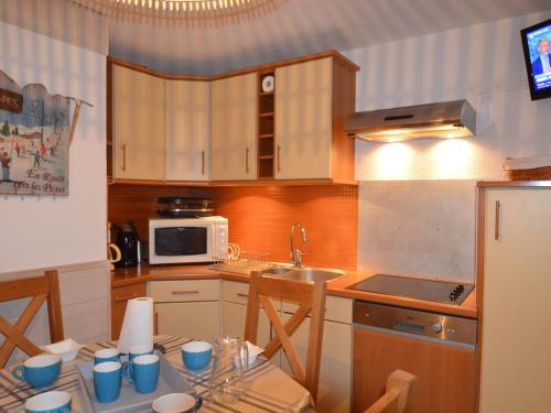 Appartement Les Menuires, 2 pièces, 4 personnes - FR-1-452-242 Les Menuires france