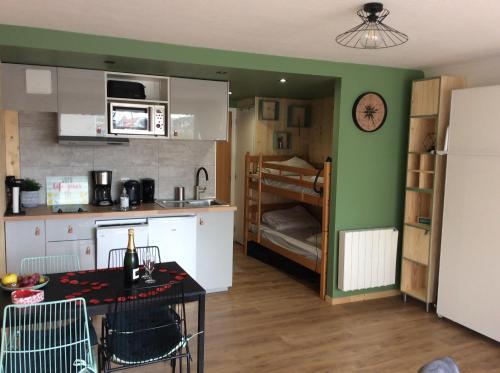 Les Obiones, Fort Mahon Plage, magnifique studio cabine 4p vue latérale mer avec balcon , parking privé gratuit, wifi, classé 2 étoiles, exposition plein sud en Baie de Somme