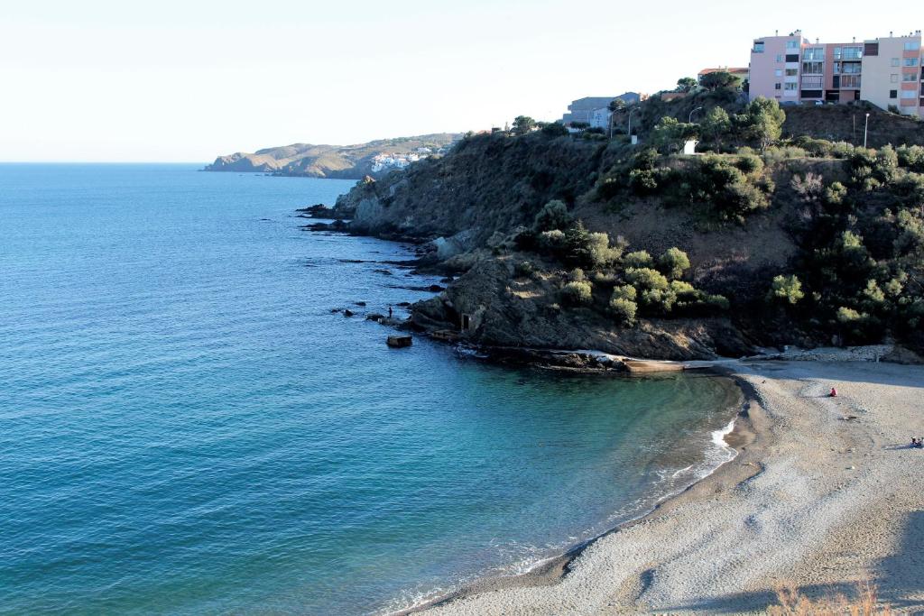 Les pieds dans l'eau 1554 avenue Alain Gerbault, 66650 Banyuls-sur-Mer