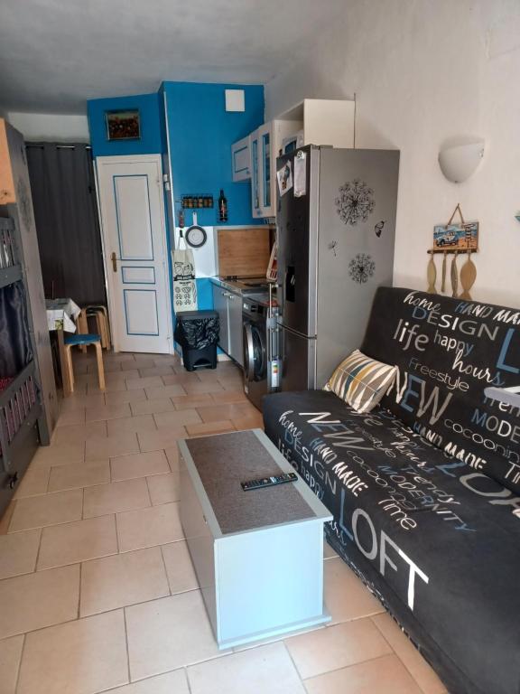 Les pieds dans l'eau 51 Grand Rue, 83310 Grimaud