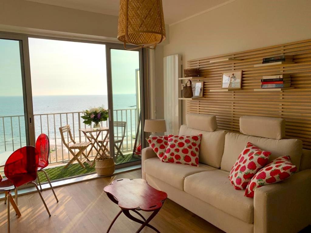 Appartement Les pieds dans l'eau PROMENADE J FITZGERALD KENNEDY, 42 85100 Les Sables dʼOlonne