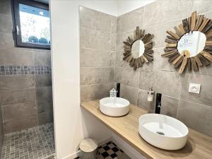 Appartement Les pieds dans l'eau SWEET HOME 33 Rue de l'Ormeau 49630 Corné Pays de la Loire