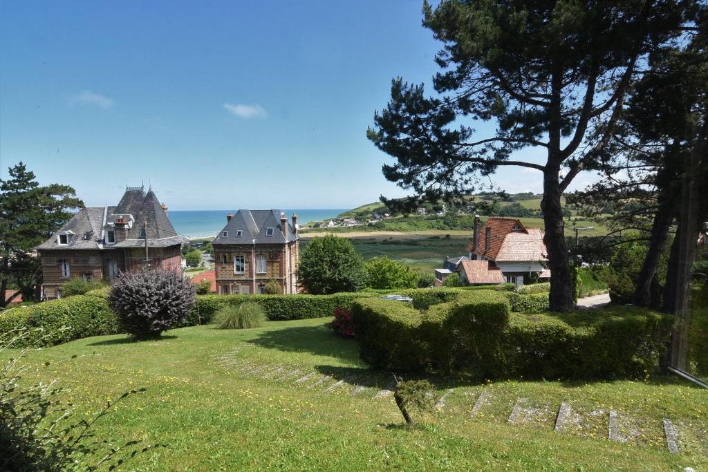 Les Pins Maison Vue sur Mer 127 Chemin d'Albion, 76550 Hautot-sur-Mer