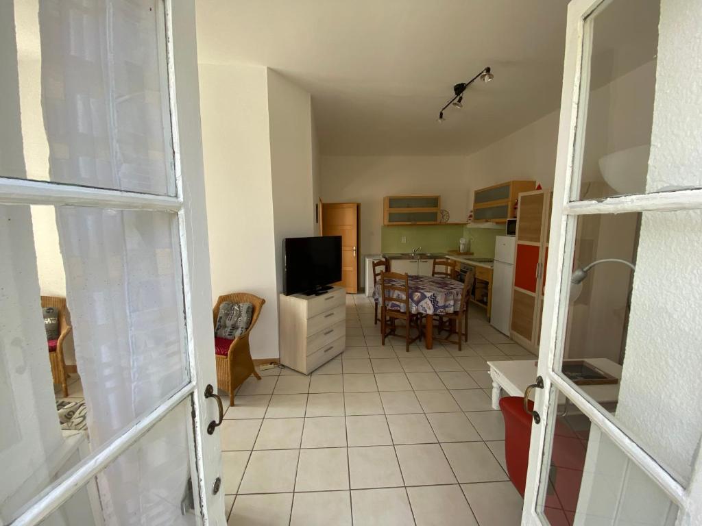 Appartement Les Platanes - Picasso Rez de Jardin 9 Avenue Maréchal Joffre 34240 Lamalou-les-Bains