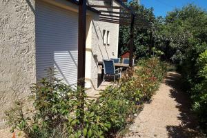 Les Pucines T1bis luxe rez de jardin climatisation plein sud