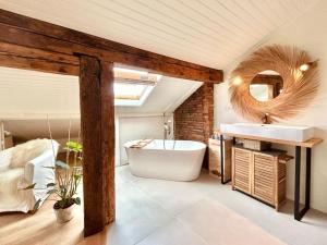 Les Puits Clos : magnifique T2 sous les toits