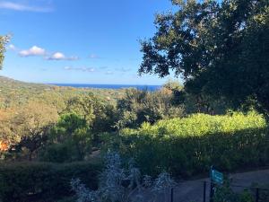 Les Restanques aperçu mer et jardin 4/5 pers