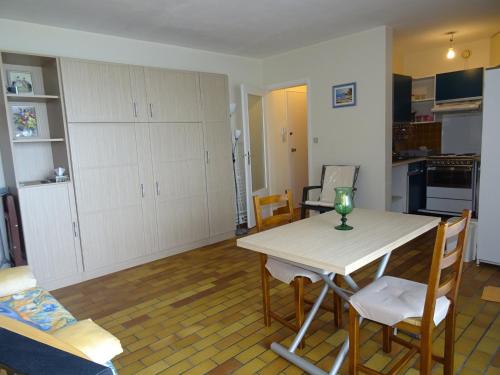 Appartement Appartement Les Sables-d'Olonne, 1 pièce, 2 personnes - FR-1-92-914 16 Corniche du Nouch Les Sables dʼOlonne