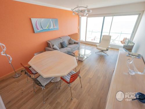 Appartement Appartement Les Sables-d'Olonne, 3 pièces, 4 personnes - FR-1-197-539 2 rue du grand canton 6e étage Les Dauphins Les Sables dʼOlonne