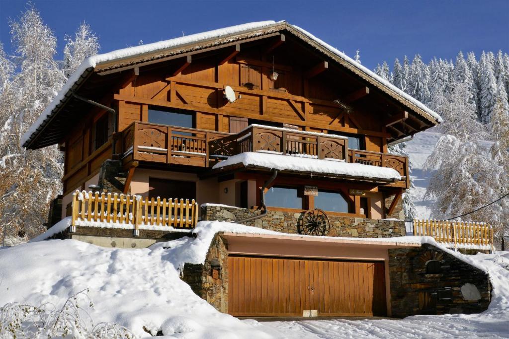 Les Saisies côté Bisanne appartement dans chalet LE Népal CHALET LE NEPAL 910 AVENUE DES J.O, 73620 Les Saisies