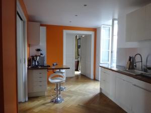 Les Serruriers - Appartement Spacieux avec Terrasse & Parking